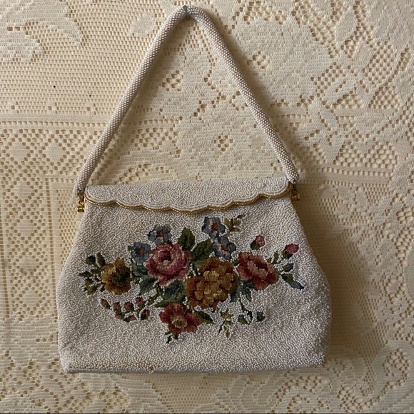Vintage Handbags - Vintage beaded purse